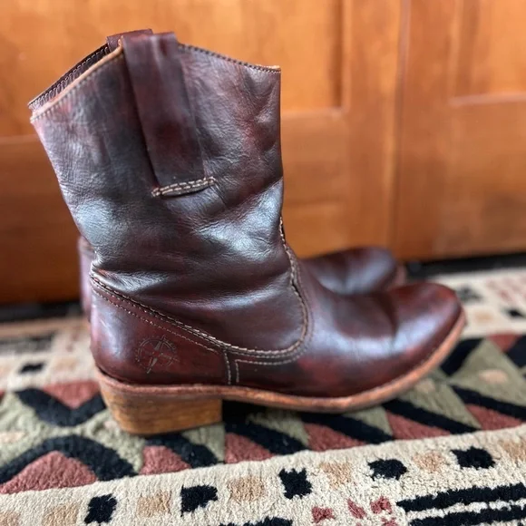 Bussola,  est1976, western ankle boots, distressed, 39, Goodyear welt sole,heels - Picture 7 of 12